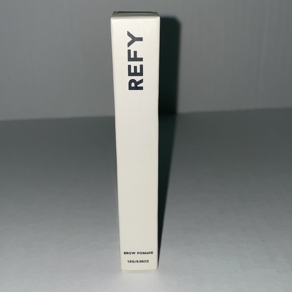 Refy BROW POMADE
Dual-ended eyebrow pomade and application brush - Picture 4 of 6